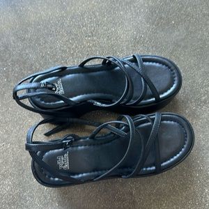 Wild Fable Liza Platform